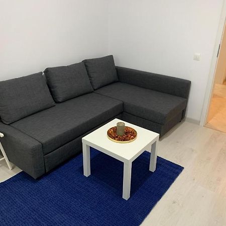 Apartment Питещ Екстериор снимка