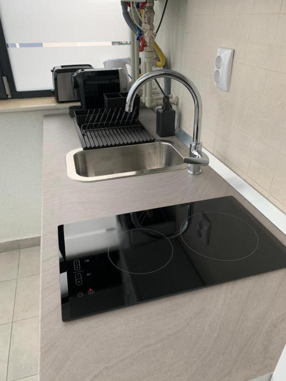 Apartment Питещ Екстериор снимка